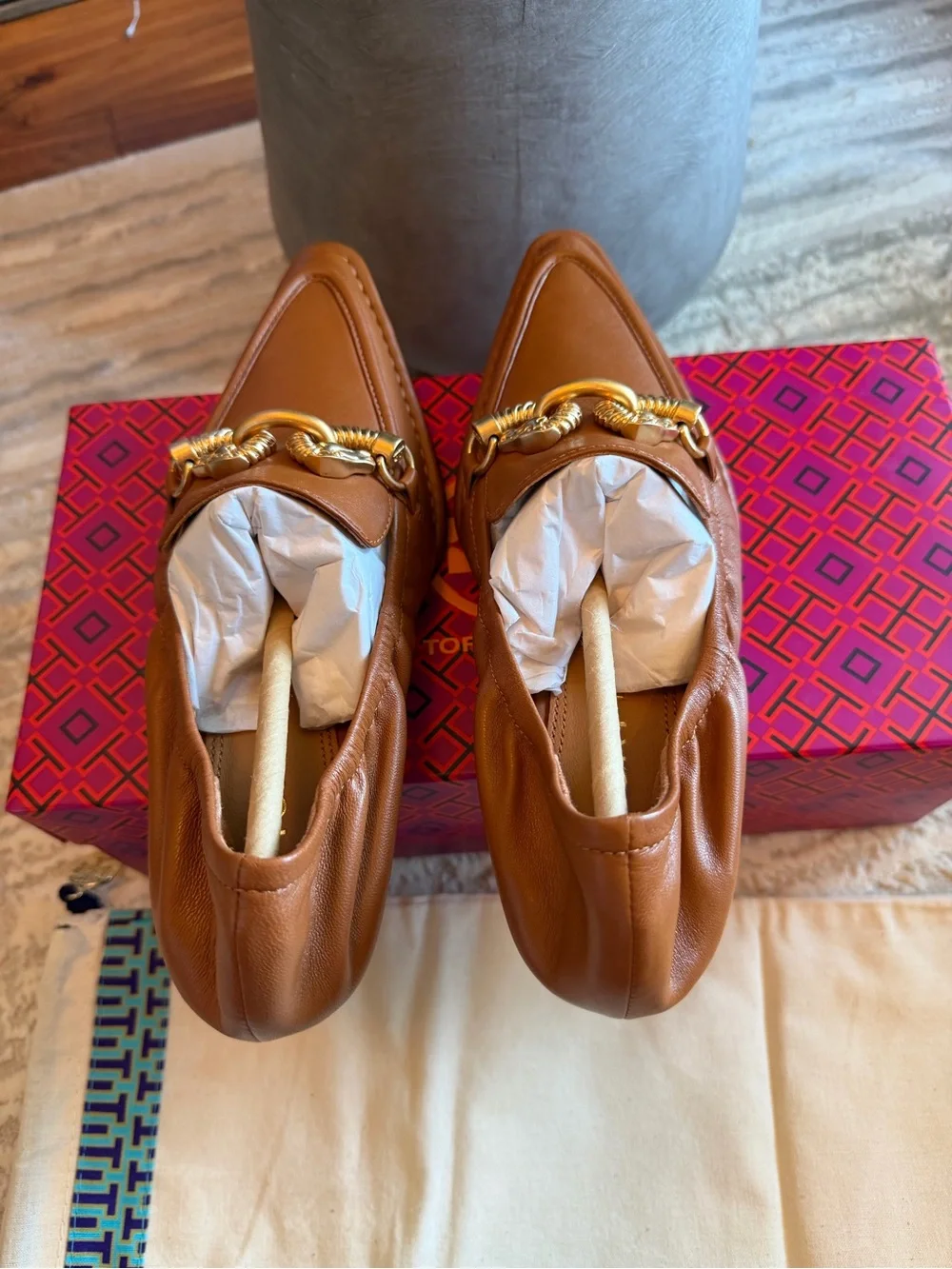 Tory Burch JESSA POINTY TOE LOAFERS with Gold Chain
